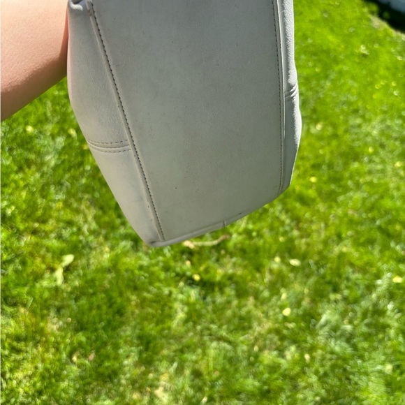 Coach | Vintage Lunchbox Tote #7304 in Bone/White - Picture 4 of 9